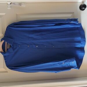 Van Huesem men's long sleeve button down dress shirt.  Size 34/35, Neck 17